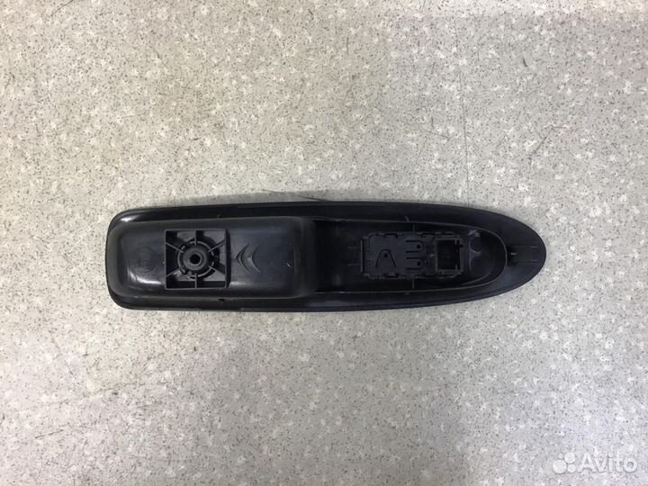 Кнопка стеклоподъемника Citroen C4 II 2011