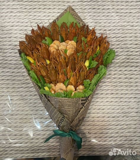 Сьедобный букет из раков, краба, креветок