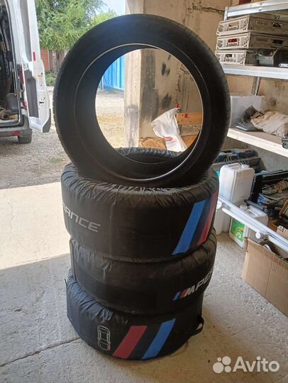 Pirelli P Zero 275/40 R21 и 315/35 R21 107Y