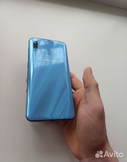 Samsung Galaxy A30, 3/32 ГБ