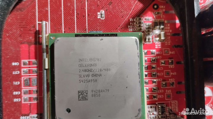 Материнская плата с процессором и памятью