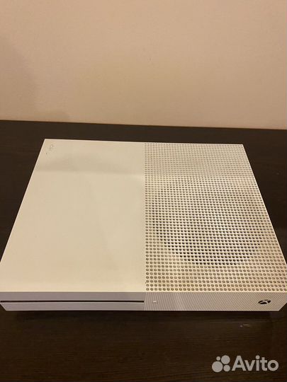 Xbox One s 1tb с играми