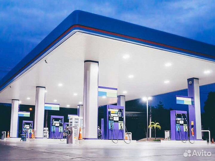 Заправщик на АЗС