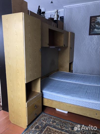 Продам спальный гарнитур бу