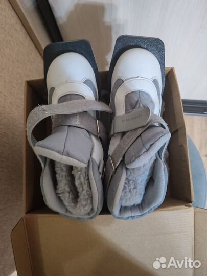 Лыжные ботинки