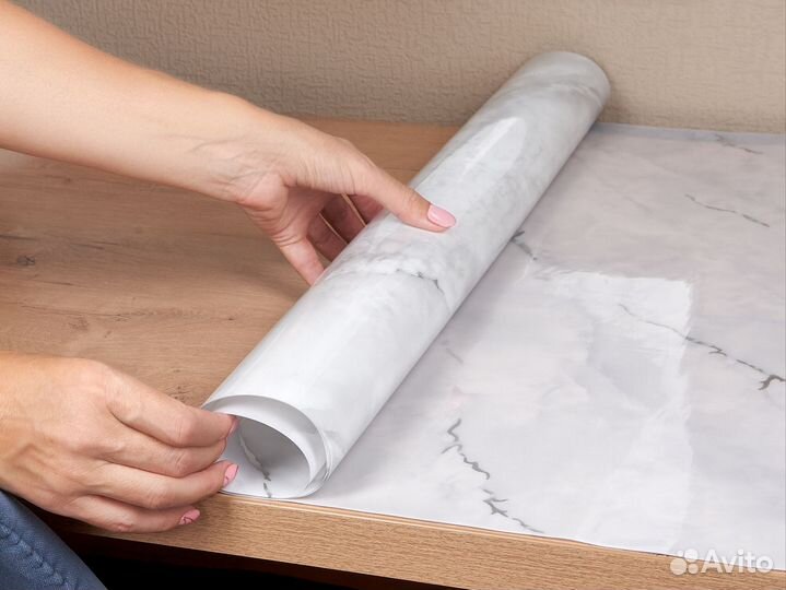 Гибкое стекло на стол под мрамор