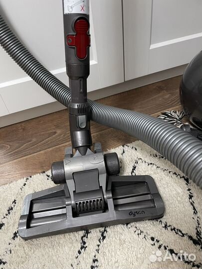 Пылесос Dyson Dc52
