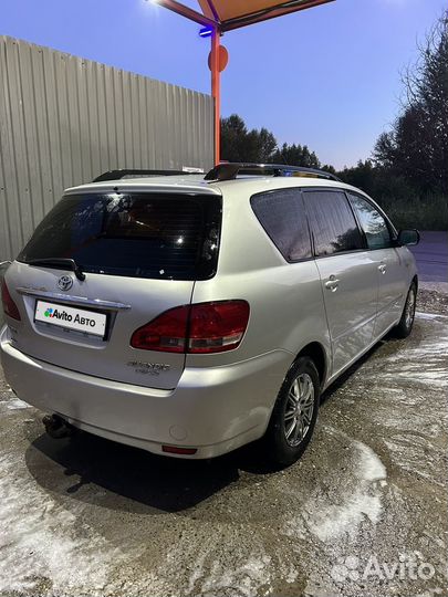 Toyota Avensis Verso 2.0 МТ, 2002, 300 000 км