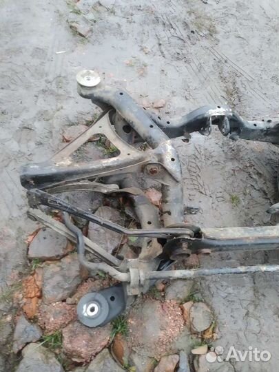 Задний подрамник Volkswagen Touareg