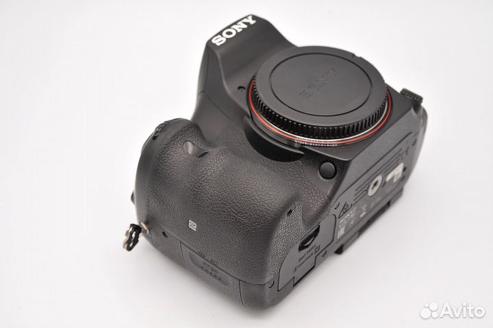 Sony A-77 II body