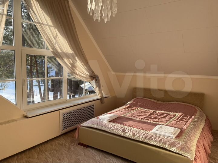 Коттедж 550 м² на участке 3 га