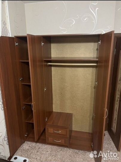 Шкаф