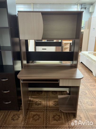 Стол компьютерный (новый)