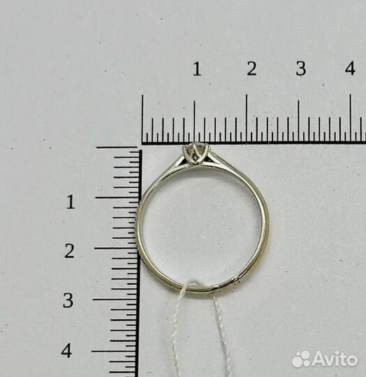 Кольцо с природным камнем Золото