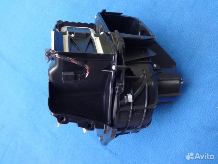 Электро-мотор, корпус печки бмв Ф01-02 BMW F01