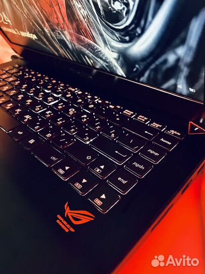 Игровой, 8 ядер i7, мощный и быстрый ноутбук