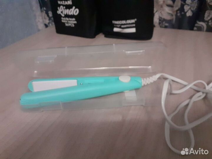 Выпрямитель для волос новый