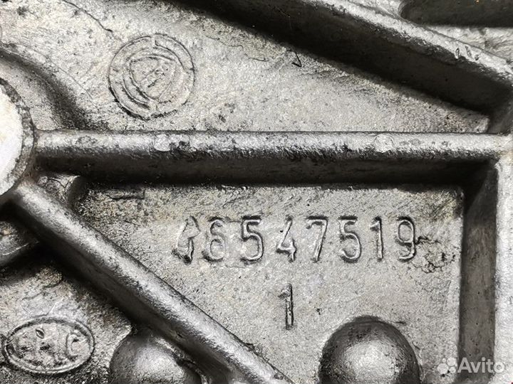 Кронштейн полуоси Fiat Multipla 2003 46547520