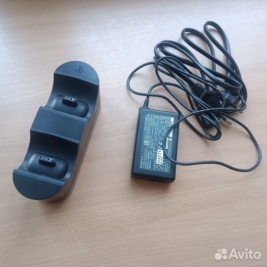 Зарядная станция для геймпадов PS4 (оригинал)