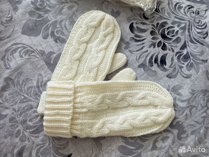 Набор шарф и варежки новые