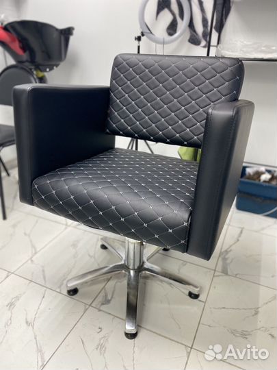 Парикмахерское кресло пятилучье новое