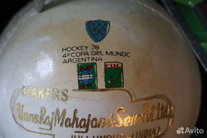 Хоккейный мяч с клеймом