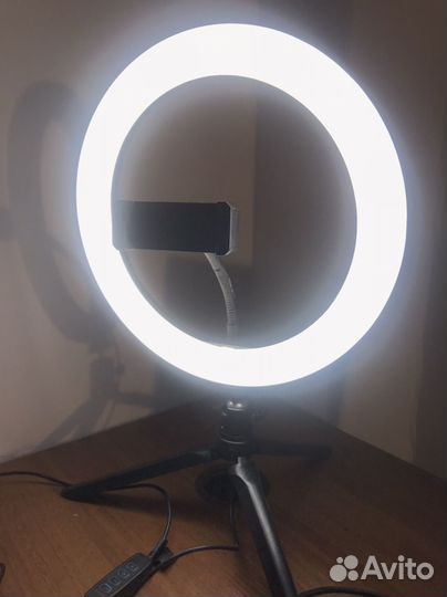 Кольцевая лампа со штативом