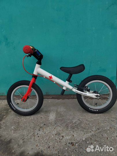 Беговел yedoo ambulance