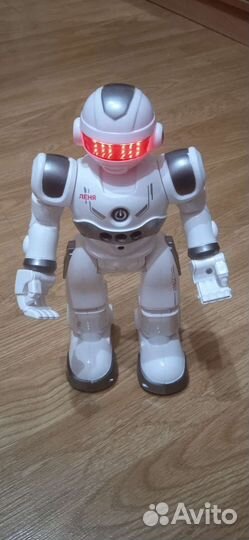 Игрушка робот с пультом