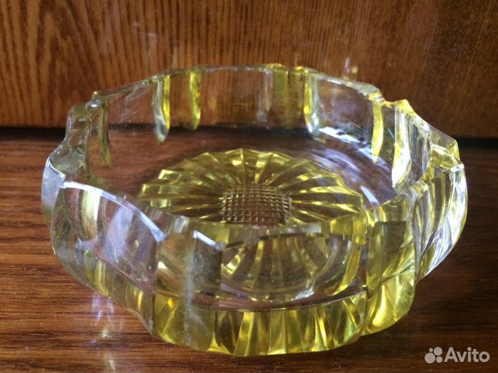 Пепельница (ретро)