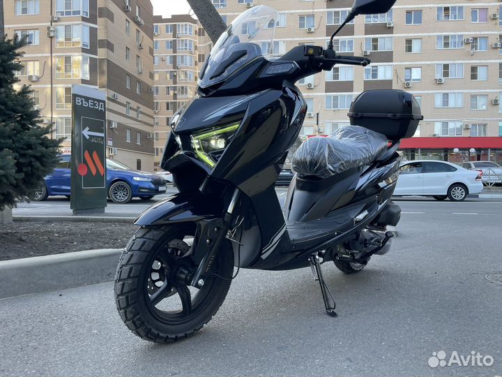 Скутер S-Tiger Sky Way 150 кубов (49сс)