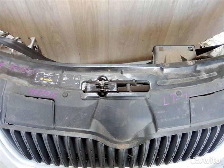 Панель передняя телевизор от Skoda Fabia 2007-2015