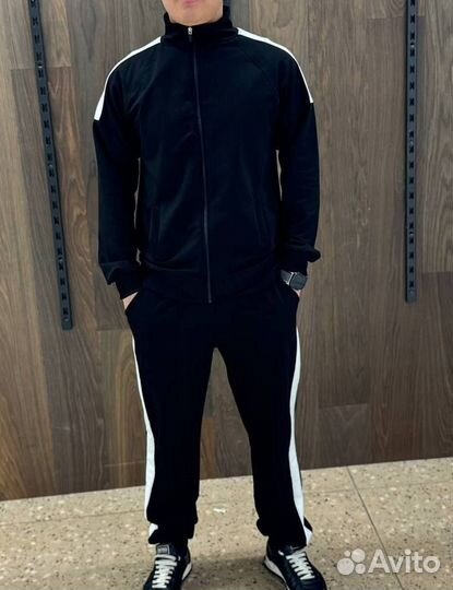 Костюм спортивный