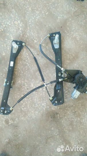 Стеклоподъемник передний правый VW Polo 2014