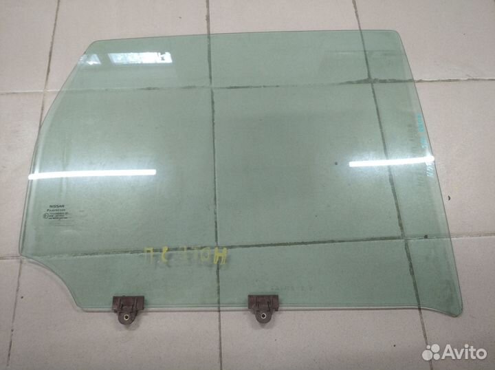 Стекло двери задней правой Nissan Note E11