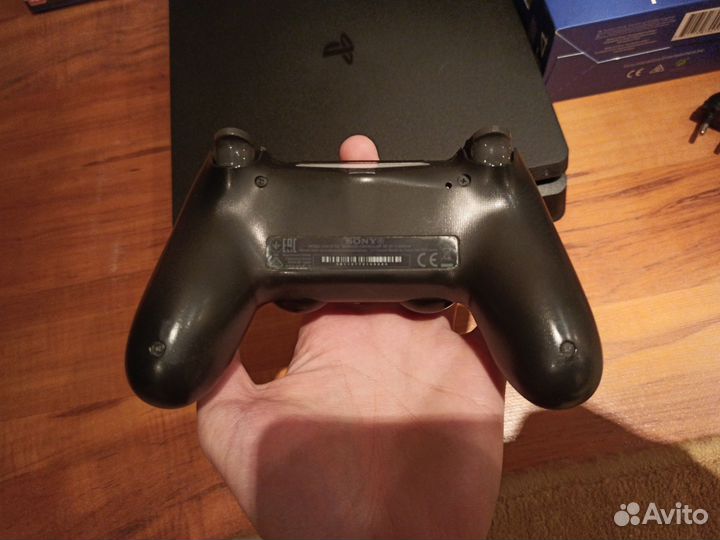 PS4 Slim rev. 2108A + топ игры