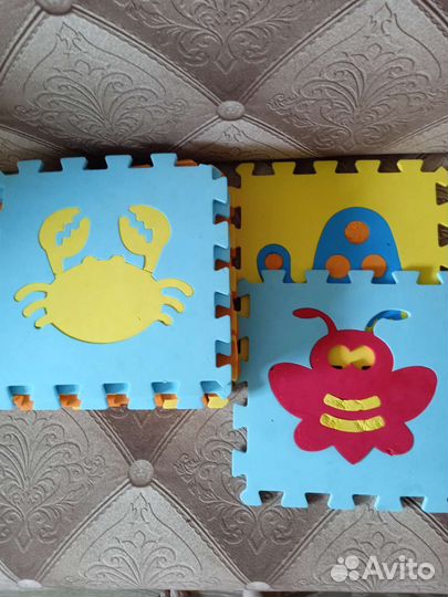 Отдам игрушки и коврик пазл