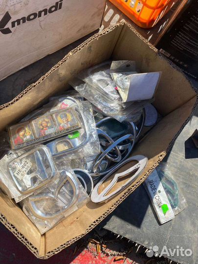 Эмблема для автомобиля