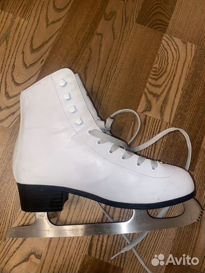 Коньки фигурные 39 размер