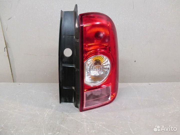 Фонарь задний правый Рено Дастер 2010 - нв