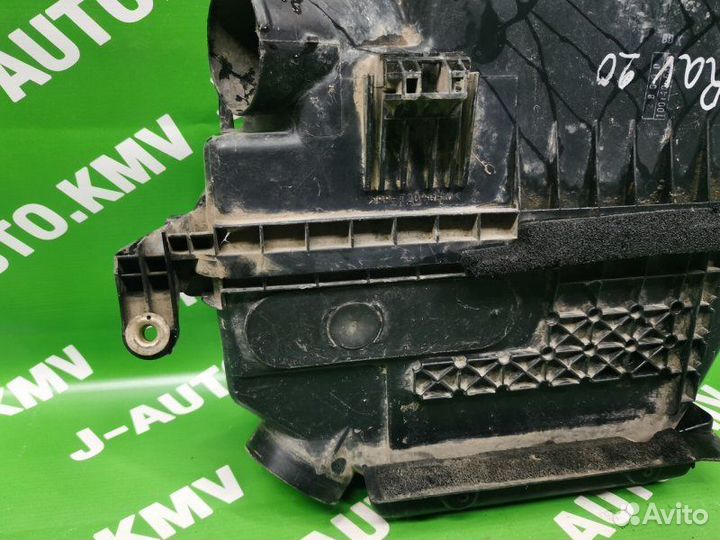 Воздушный фильтр Toyota Rav4 XA20