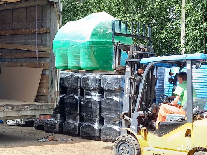 Бочки прочные пластиковые 2000 литров