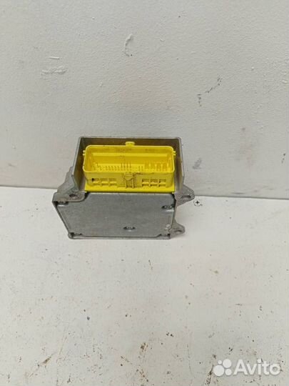 Блок SRS Ауди A4 B8