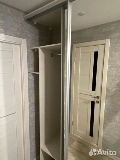 Прихожая на заказ современная