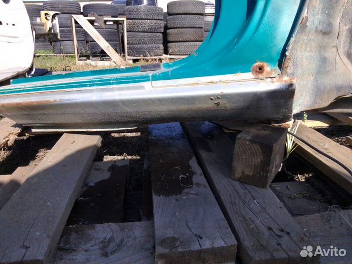 Порог кузова правый чашка брызговик Mitsubishi RVR