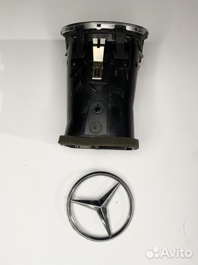 Дефлектор торпеды правый Мерседес C204