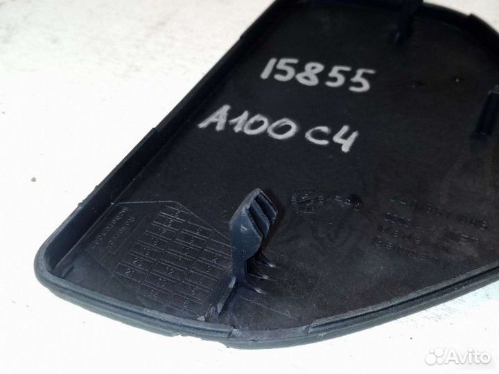 Крышка торпедо правая Audi 100 С4