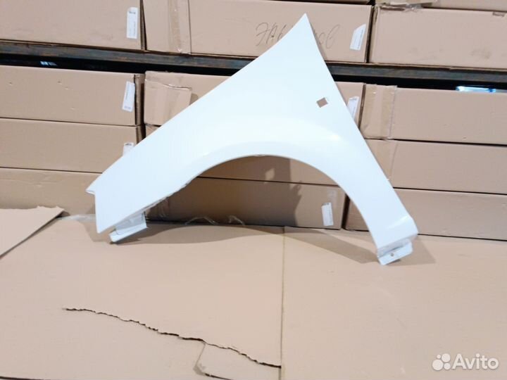 Крыло левое лада Ларгус - Рено Логан цвет белый