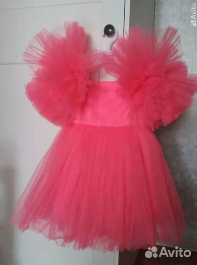 Платье принцессы цвет барби на девочку 4-5л