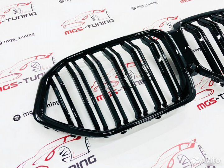 Решетка в BMW Х6 G06 стиль Х6М Черный глянец